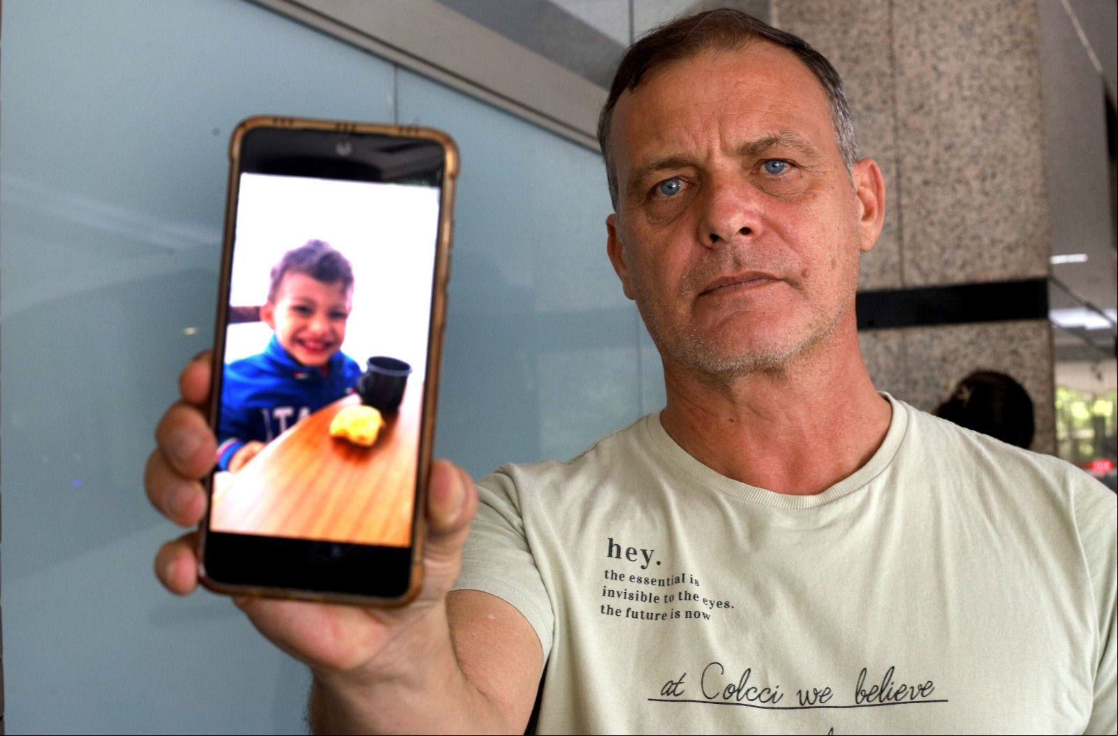 Marcelo Veiga corre contra o tempo para encontrar doador de medula e salvar a vida do filho