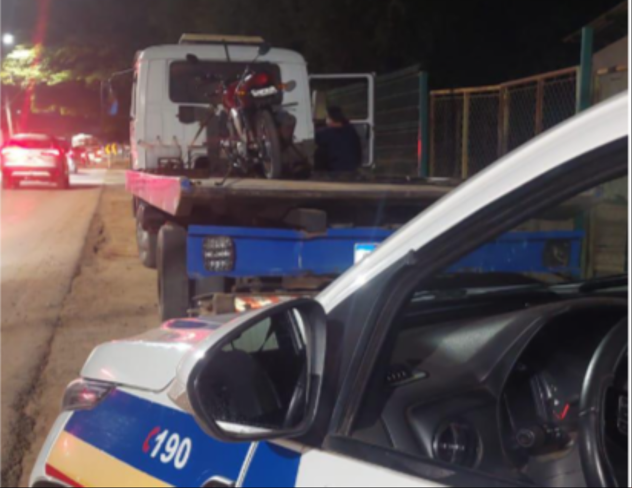 Moto foi apreendida e suspeito foi preso pela PM após fuga no município de Cláudio, no Centro de Minas