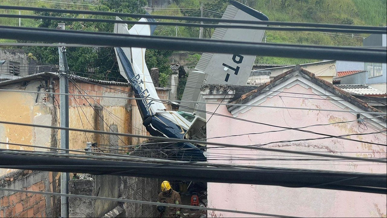 No dia 11 de março deste ano, um avião caiu em cima de casas no entorno do Aeroporto Carlos Prates, em Belo Horizonte