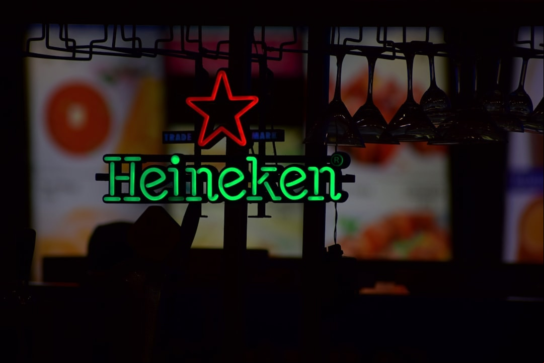 Heineken vence disputa e deixa de pagar INSS sobre salário-maternidade