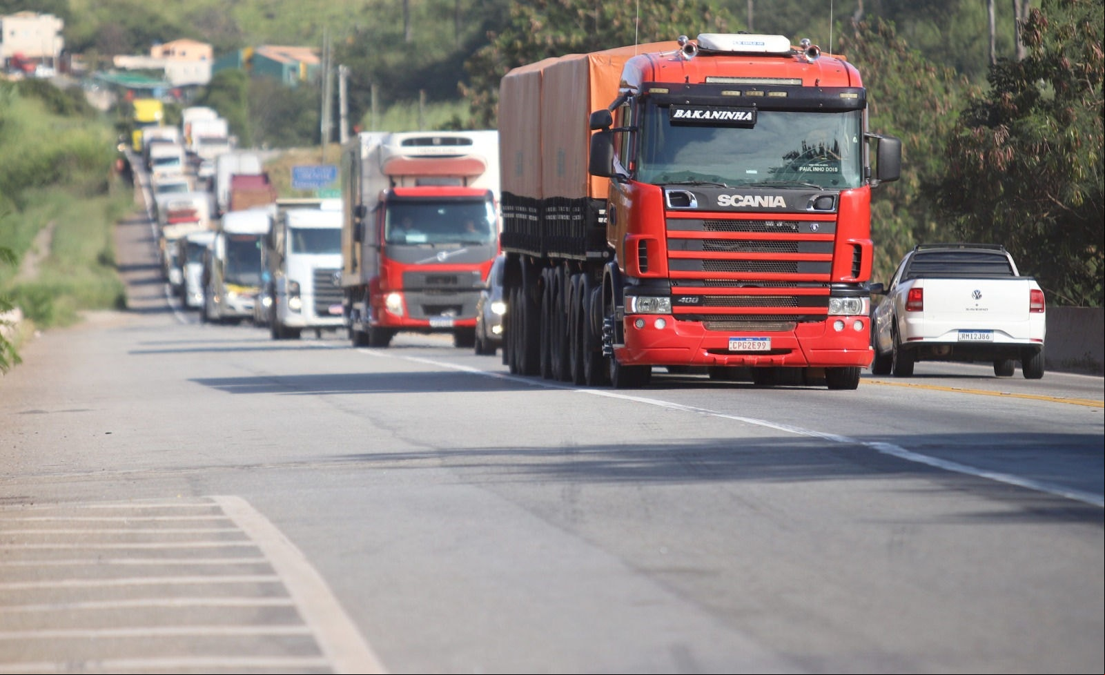Em 2024 foram registrados 438 furtos e 233 roubos de caminhões em MG